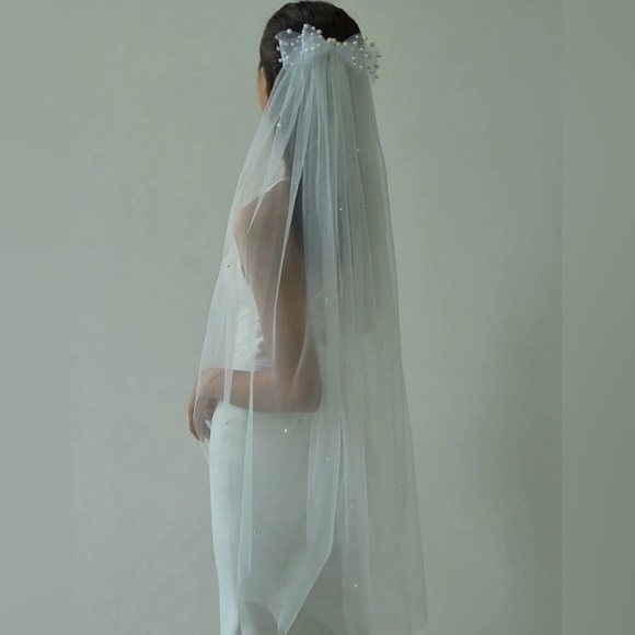 Stunning Wedding veil white bridal pearls bow elegant brand new ✨✨🔥🔥🔥 New - Picture 2 of 7